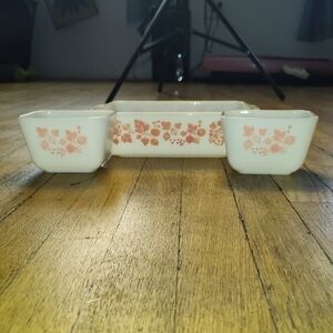 Pyrex Gooseberry Pattern 1 1/2 Quart Baking Dish And Two Small Refrigerator Dish
